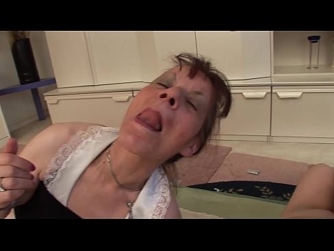 ❤️ Dúas avoas e un avó fan un trío ❤️ Putas na pornografía gl.mrvideospornogratis.ru