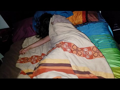 ❤️ Fillastro reprendendo á súa nova madrasta mentres ela dorme. ❤️ Putas na pornografía gl.mrvideospornogratis.ru